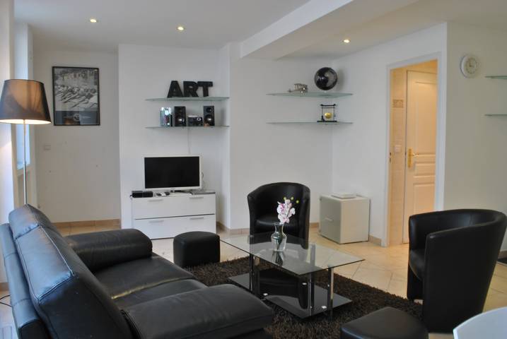 Gîte pour 12 personnes, avec terrasse dans Palais Des Festivals Et Des Congres