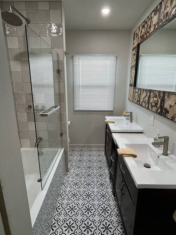 Vacation rental for 4 people, with hot tub and yard, with pets in Santa Rosa