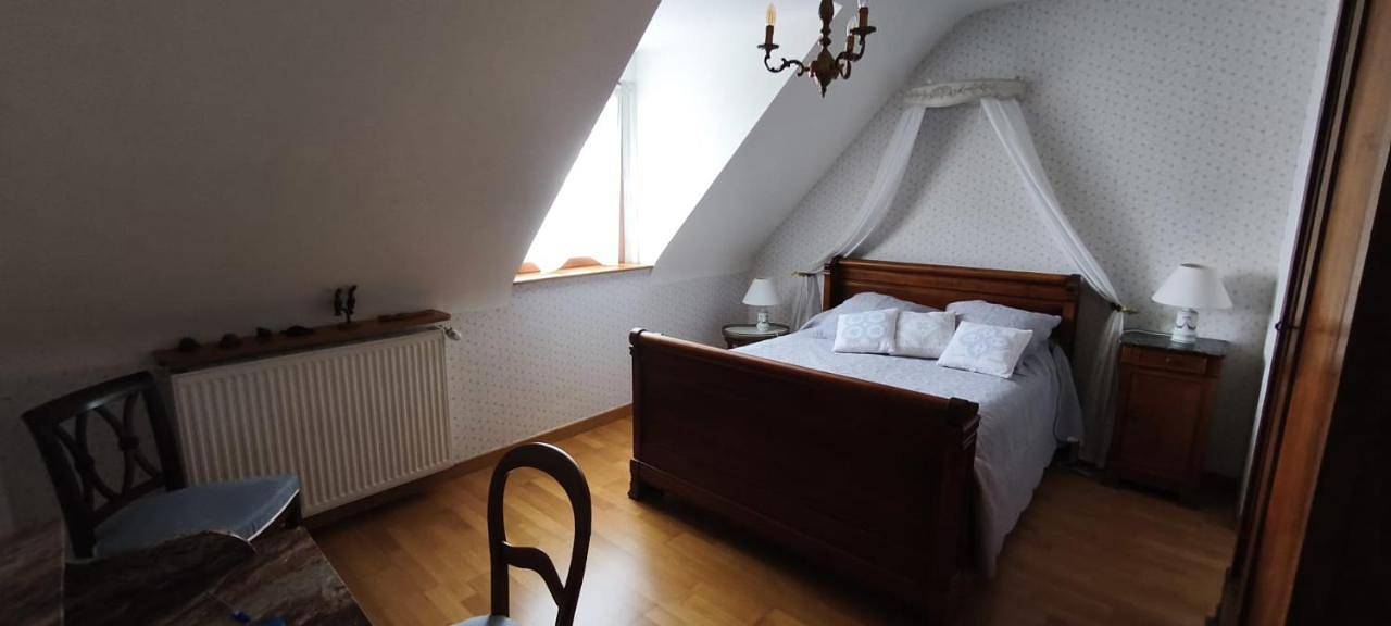 Two-Bedroom Suite in Ergué-Gabéric, Région de Quimper