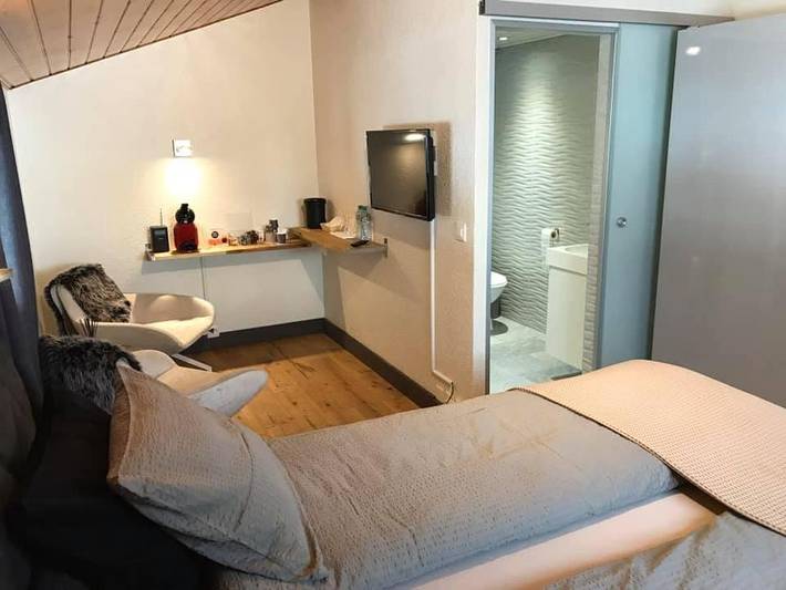 Ferienwohnung für 2 Personen, mit Balkon und Terrasse sowie Garten und Ausblick