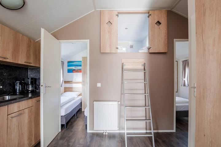 Lodge für 6 Personen, mit Balkon/Terrasse und Terrasse sowie Pool in Well L