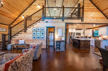 Log Cabin for 7 People in Broken Bow, Broken Bow Lake, Photo 3