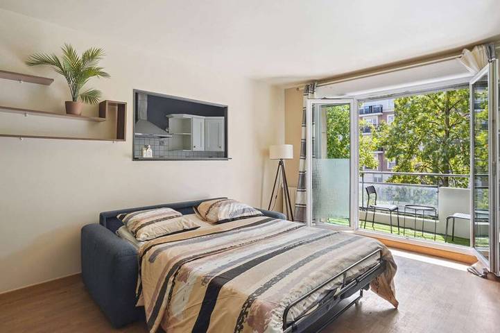 Appartement entier, Chic apart with terrace and parking in Sartrouville, Yvelines