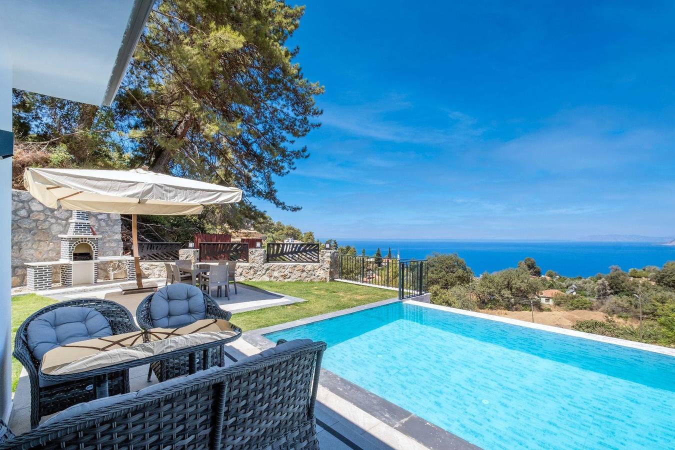 Villa with infinity pool in Fethiye Faralya in Fethiye, Muğla