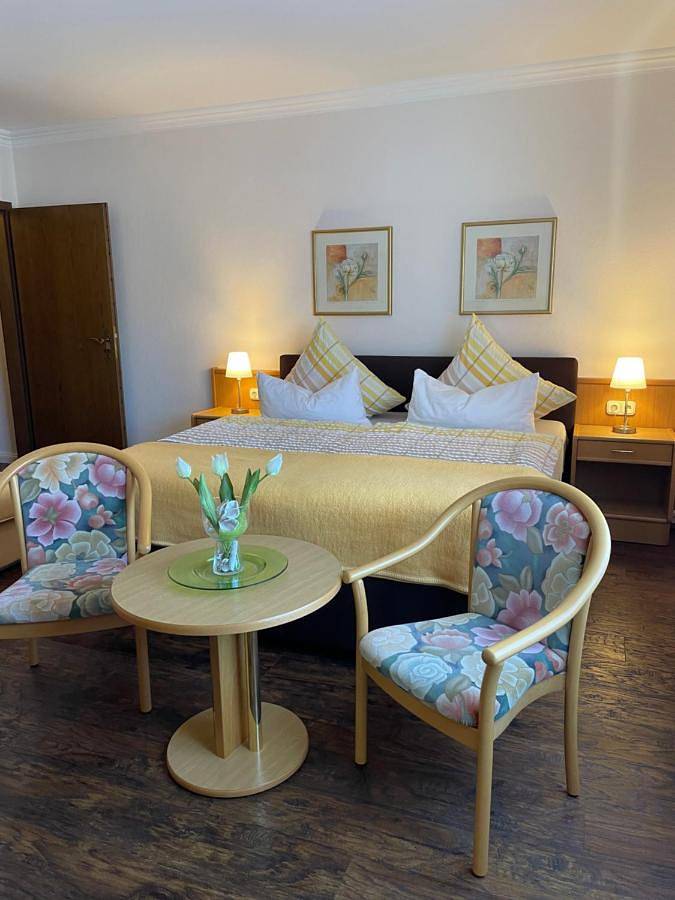 Ferienwohnung für 3 Personen, mit Whirlpool und Terrasse sowie Garten und Sauna in Wimbach