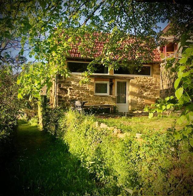 Location de vacances pour 2 personnes, avec terrasse et vue à Milhac - 4
