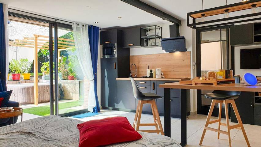 Appartement de vacances pour 3 personnes, avec jacuzzi et jardin