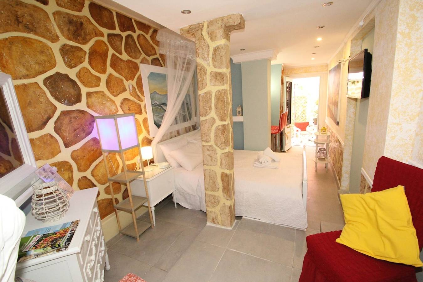 Ganze Wohnung, Ferienwohnung für 2 Personen mit Terrasse in Ägina Stadt, Ägina