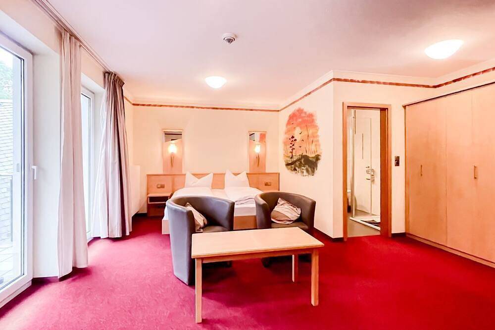 Komfortables und vielseitiges Zimmer –Perfekt für Erholung, Arbeit und Austausch in Züschen, Winterberg