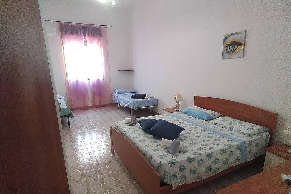 Appartamento intero, Casa Margherita app. Sole a 10 Min. a piedi dalla spiaggia in Marina di Avola, Avola