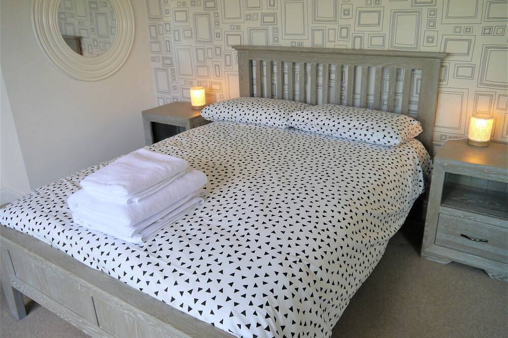 Driftwood -  a house that sleeps 8 guests  in 3 bedrooms in Kippford, Dumfries and Galloway