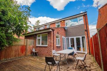 Holiday Rental for 8 People in Coventry, Heart of England, Photo 3