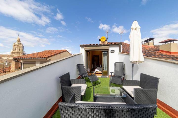 Apartamento para 6 personas, con Balcón y Jacuzzi además de Terraza y Vistas en El Burgo de Osma