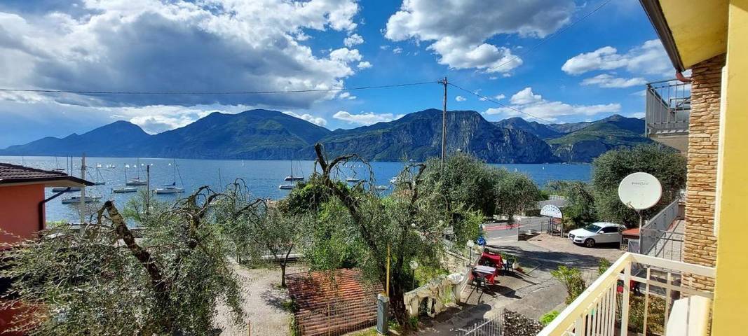 Ferienhaus für 4 Personen, mit Seeblick und Garten sowie Ausblick, kinderfreundlich am Gardasee - 2