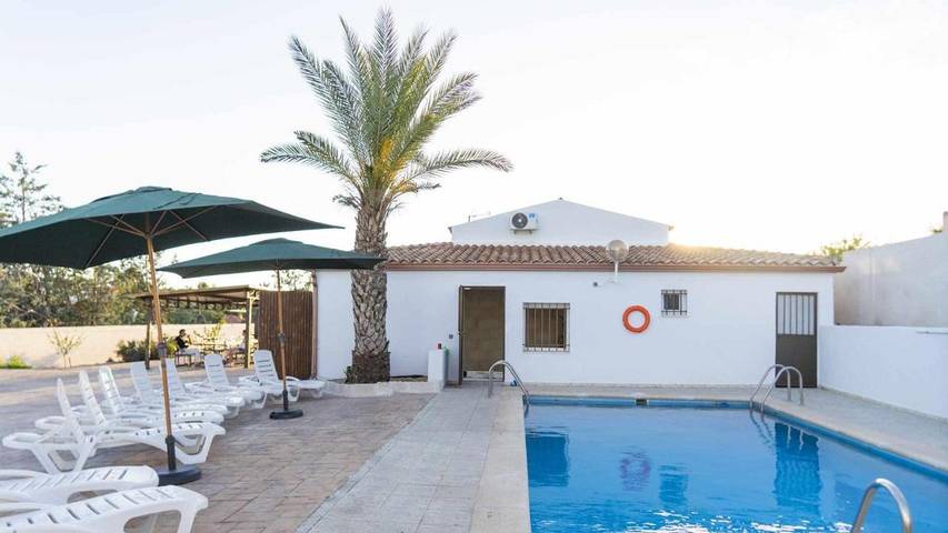 Chalet para 24 personas, con piscina además de jacuzzi y jardín en Provincia de Toledo - 2