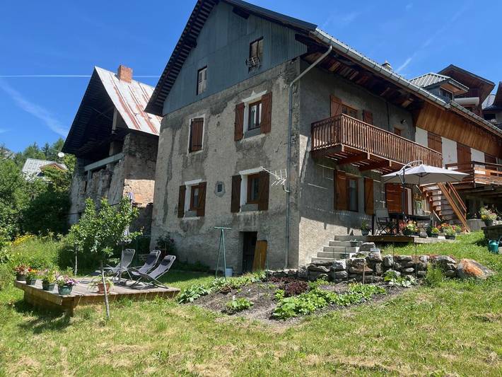Gîte pour 4 personnes, avec jardin