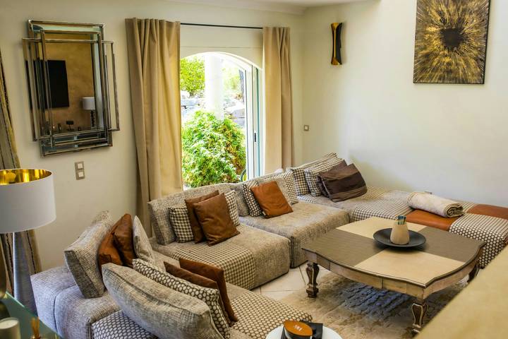 Location de vacances pour 10 personnes, avec terrasse et jardin, animaux acceptés à La Crau - 3