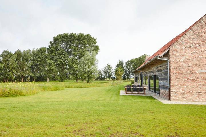 Location de vacances pour 18 personnes, avec jardin et vue dans Roesbrugge-Haringe - 3