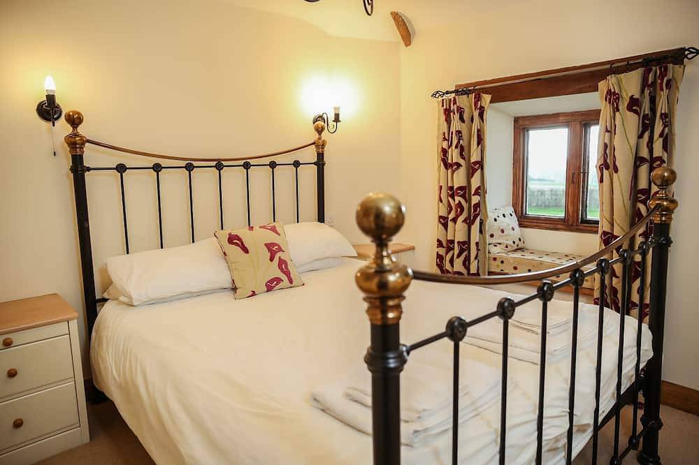 Farm Wing -  a house that sleeps 4 guests  in 2 bedrooms in Pwllheli, Gwynedd