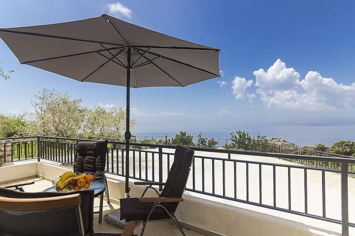 Ferienhaus für 4 Personen, mit Garten und Balkon in Split-Dalmatien