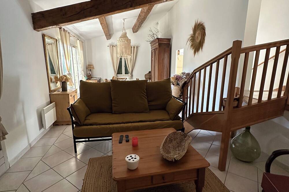 Villa in a green setting, not overlooked, facing the village of Bargemon in Bargemon, Region de Draguignan