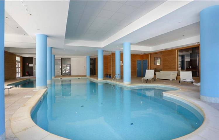 Chalet pour 5 personnes, avec vue et sauna ainsi que piscine et terrasse, animaux acceptés dans La Foux d'Allos