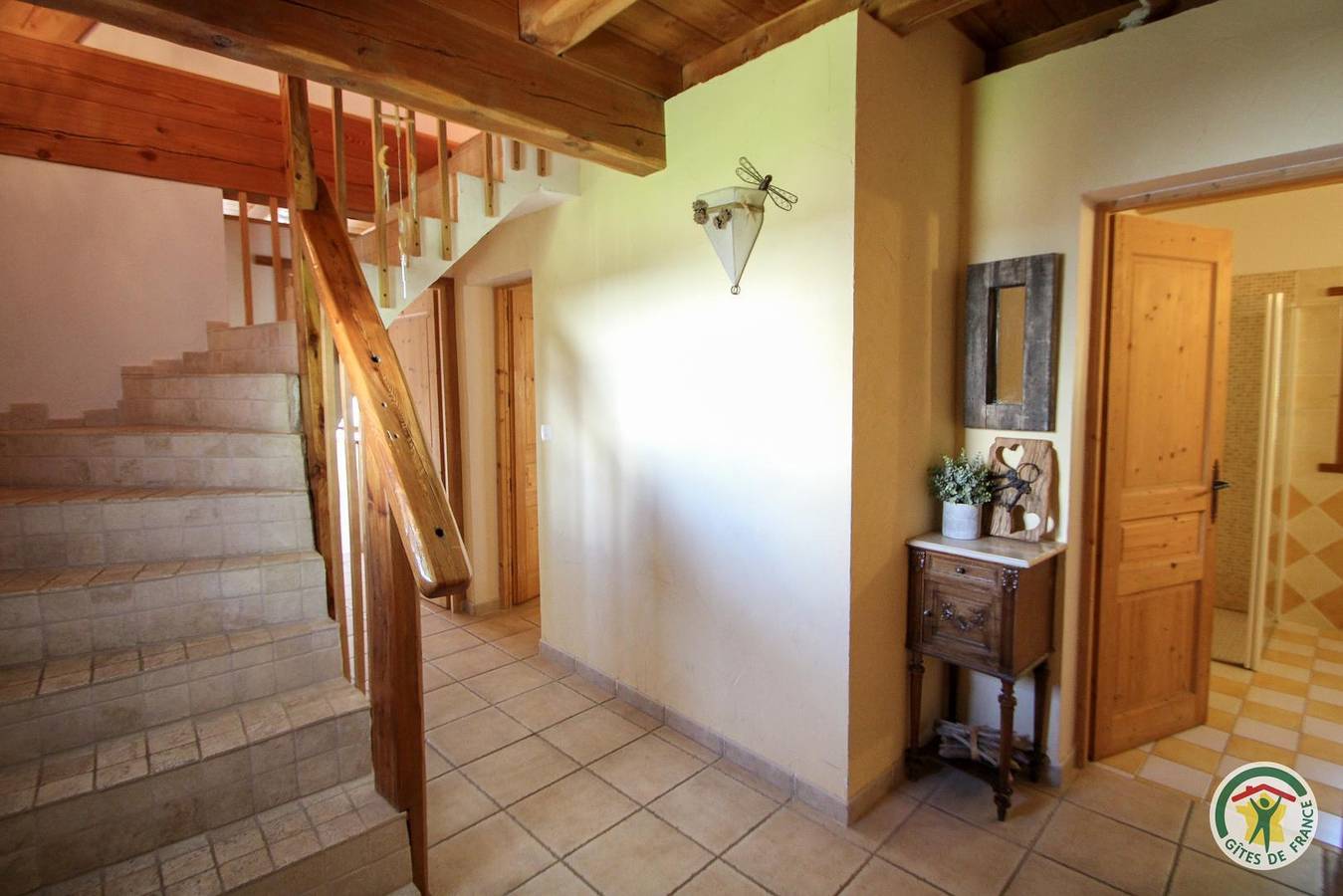 Les Roses Trémières in Le Sauze-du-Lac, Région de Gap