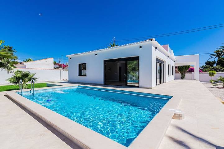 Chalet para 6 personas, con jardín y balcón en Alfàs del Pi