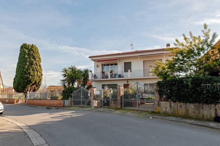 Holiday rental for 3 people, with Balcony and Garden