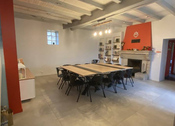 Gîte pour 15 personnes, avec jardin et jacuzzi ainsi que sauna et terrasse à Mortagne-sur-Sèvre - 2