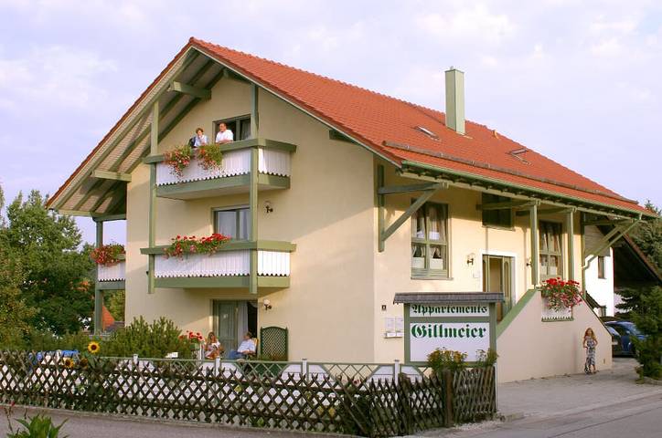 Ferienwohnung für 2 Personen, mit Balkon und Balkon/Terrasse sowie Garten und Pool