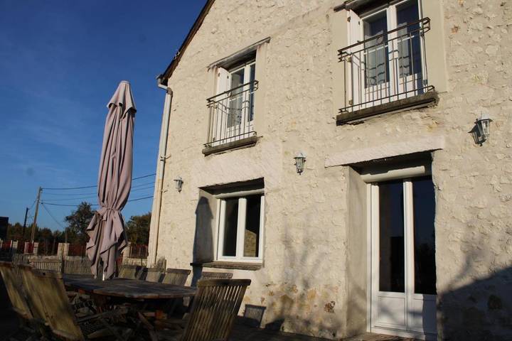 Location de vacances pour 25 personnes, avec Terrasse ainsi que Jardin et Vue à Rivarennes