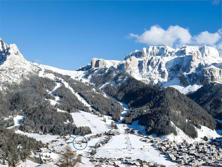 Appartamento intero, Appartamento "Panoramico Haus Forelle" con vista montagna e giardino in posizione panoramica in Selva di Val Gardena, Dolomiti Superski