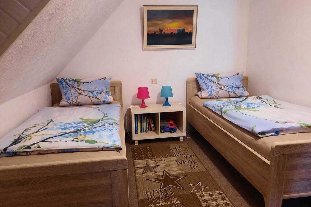 Ganze Wohnung, Fewo Bohlen-Wieke - Ferienwohnung in Ihlow, Nordseeküste