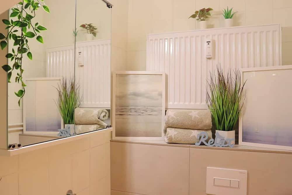 Ganze Wohnung, „Watt'n Ruh“ - Ferienwohnung am Meer mit Garten, Sauna und Hund willkommen in Cappel-Neufeld, Nordholz