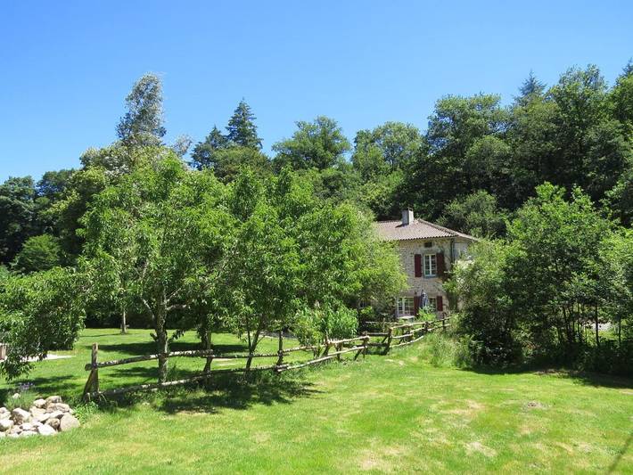 Chambre d’hôte pour 3 personnes, avec jardin et vue à Pensol