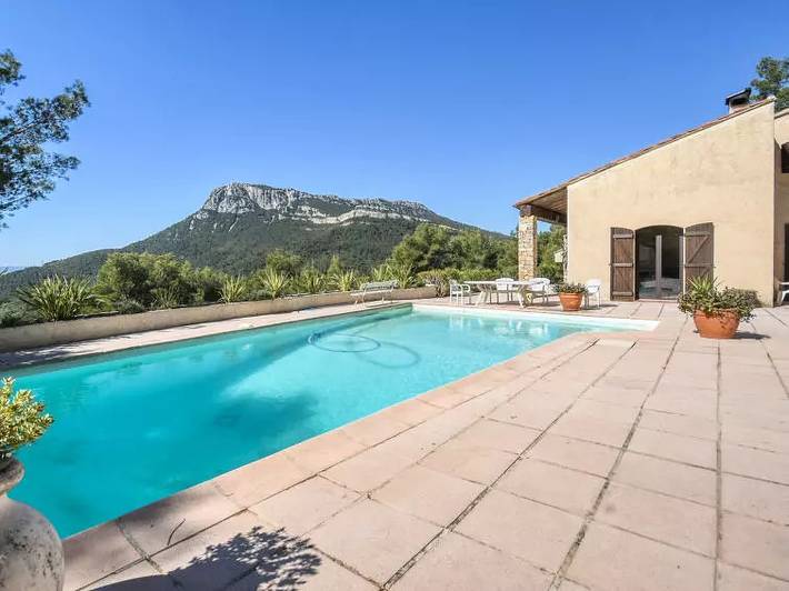 Location de vacances pour 6 personnes, avec balcon et piscine à Solliès-Ville - 2