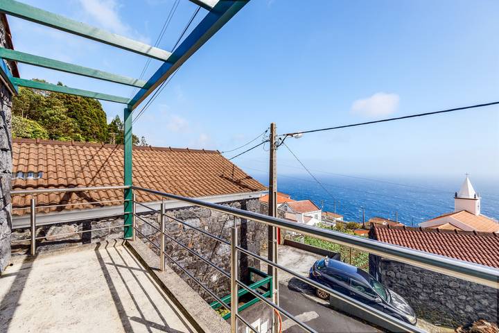 Vacation Home "Casas Dos Vinagreiros - Pedro" with Sea View, Private Terrace & Wi-Fi in Ribeiras, Pico (Azores)