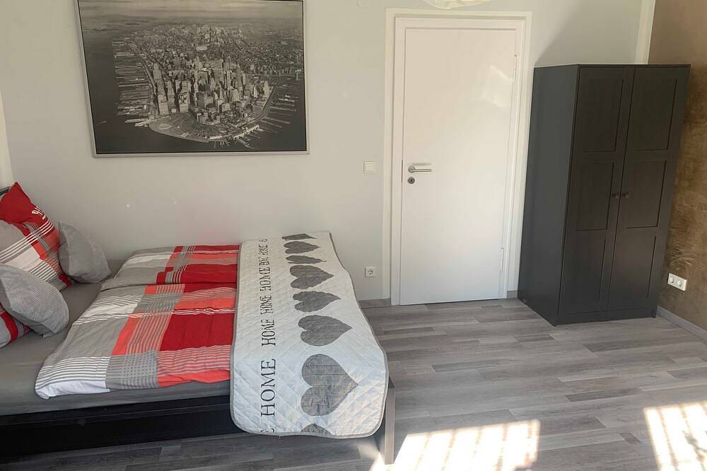 Ganze Wohnung, Sauerlandblick - Appartement/ Fewo Wickede - Studio-Appartement in Wickede, Wickede (Ruhr)
