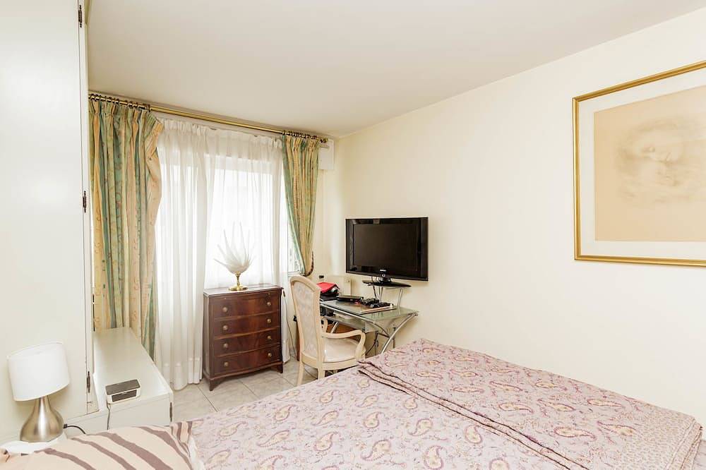 Entire apartment, Spacious T3 With View In The Heart Of The City! in Charenton-le-Pont, Val-de-Marne