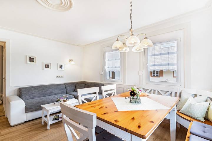 Ganze Wohnung, Ferienwohnung 'Am Döttelbach' mit Bergblick, privater Terrasse und Wlan in Bad Griesbach im Schwarzwald, Bad Peterstal-Griesbach
