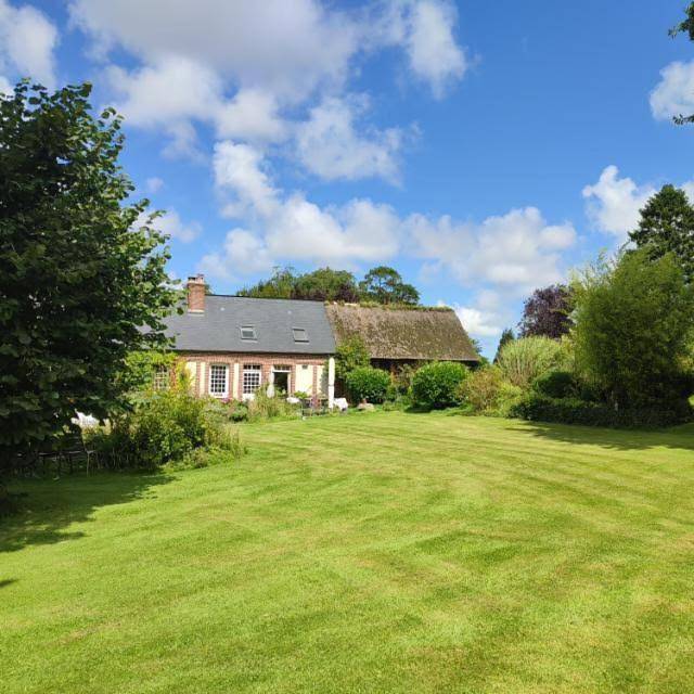 Location de vacances pour 4 personnes, avec jardin ainsi que vue et terrasse à Ocqueville - 4