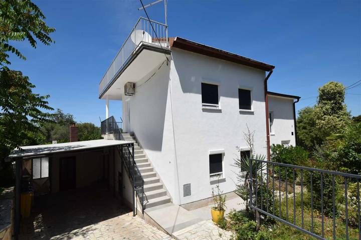 Ferienwohnung für 4 Personen, mit Terrasse, mit Haustier in Malinska