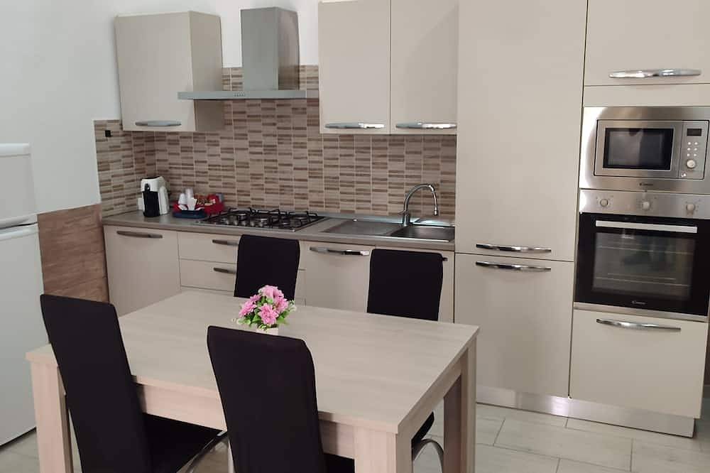 Apartamento entero, No. 13 in Foggia, Provincia de Foggia
