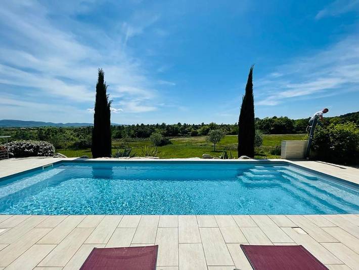 Location de vacances pour 2 personnes, avec jardin ainsi que piscine et terrasse à Saint-Sauveur-de-Cruzières - 3