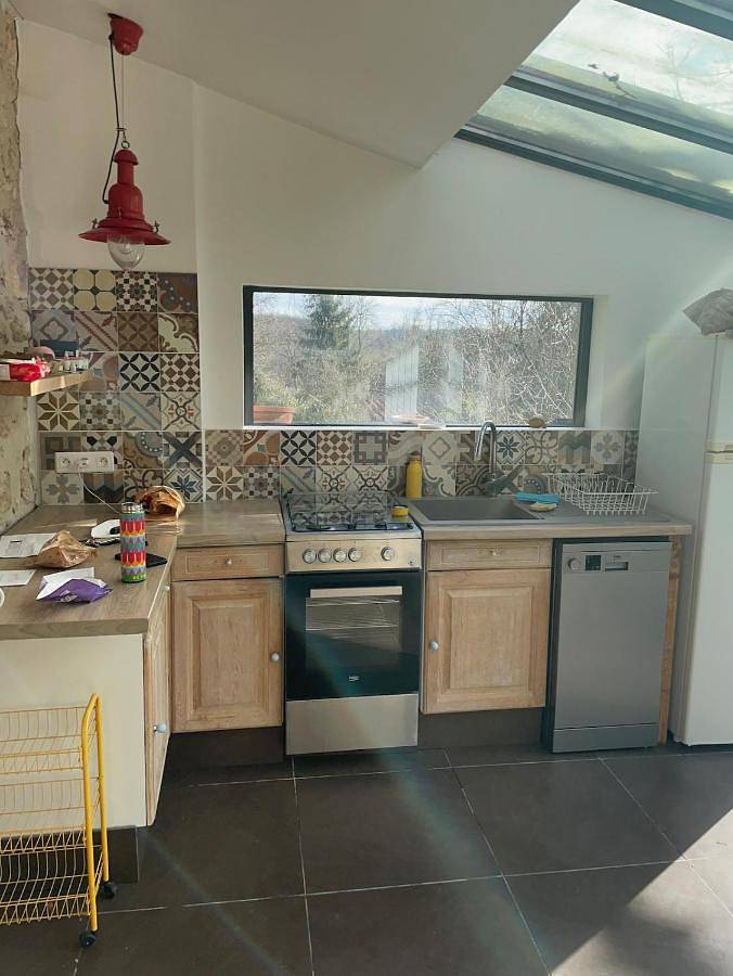 Location de vacances pour 8 personnes, avec terrasse et vue ainsi que jardin et piscine à La Gonterie-Boulouneix - 4