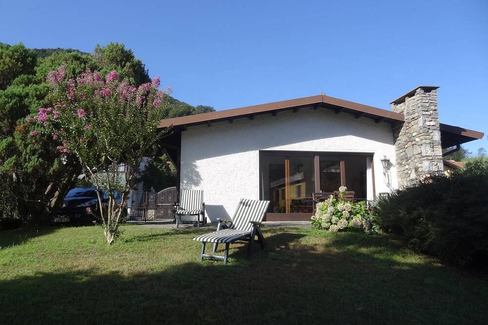 Charmantes Ferienhaus mit Seeblick in Lavena Ponte Tresa, Luganer See (Lombardei)