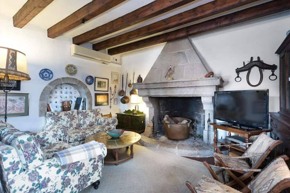 Beautiful Catalan Masía 12pax+40min Barcelona+pool in Arenys de Munt, Costa del Maresme