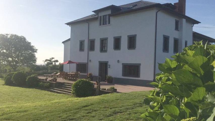 Apartamento para 9 personas, con vistas y jardín en Valdés 