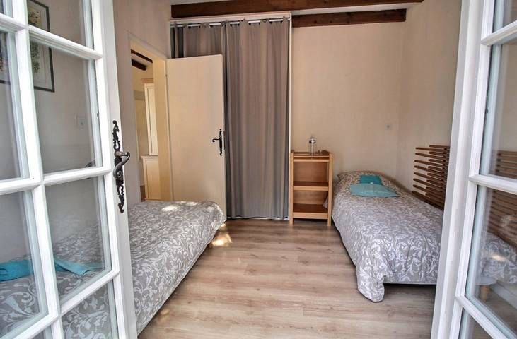 Gîte pour 4 personnes, avec piscine ainsi que jardin et terrasse, animaux acceptés à Lorgues - 4